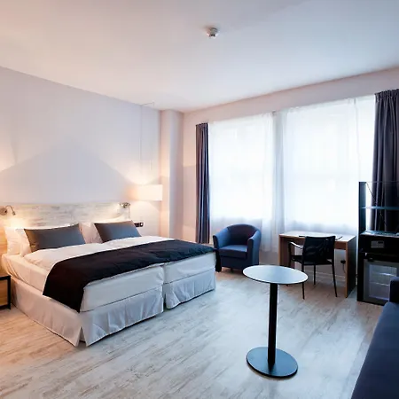 Hotel Catalonia Mitte 4*