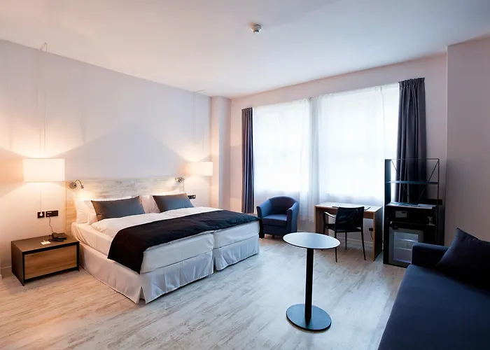 Hotel Catalonia Mitte 4*